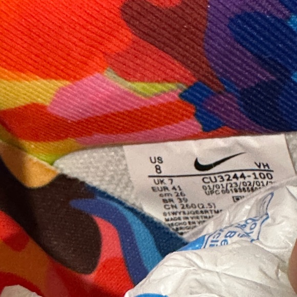 Nike SB Ben and Jerry dunks - Picture 4 of 4